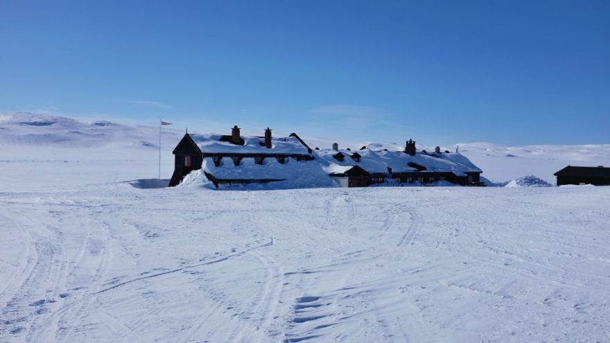 Zásobovací trasy k chatám jsou upravované.