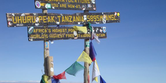 Kilimandžáro cestou Marangu: Výstup na střechu Afriky provází často vysokohorská nemoc. Jak se správně připravit?