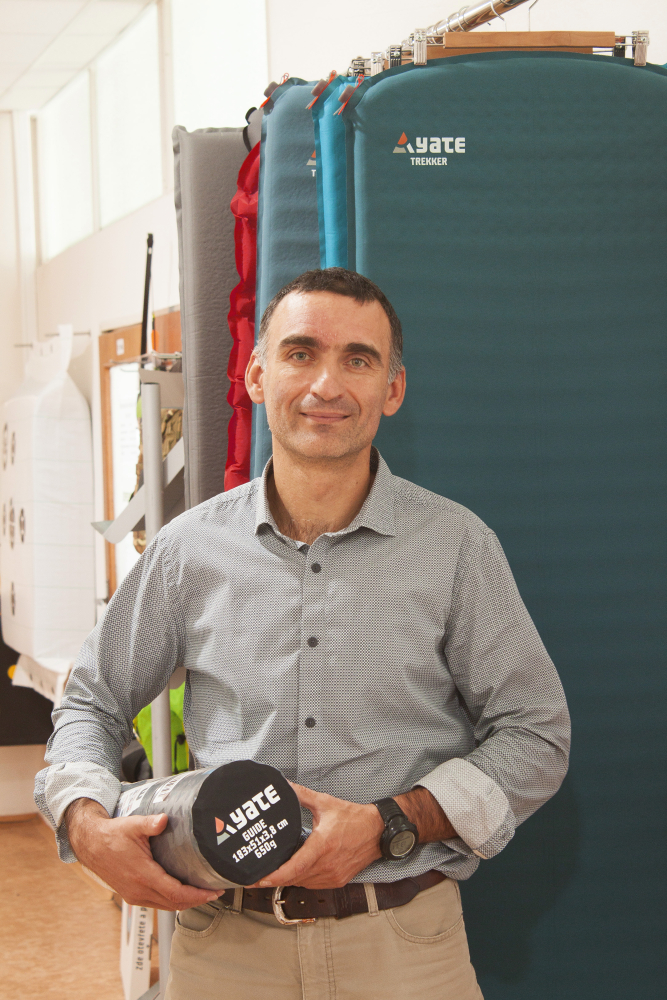 Odpovídá Roman Svoboda, spolumajitel firmy Yate, která karimatky vyrábí.