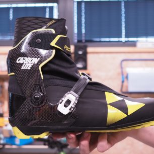 Fischer Carbonlite skate - závodní skate bota vyrobená z nejlehčích materiálů