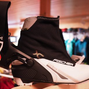 Fischer Control - turistická bota dámská - výztuha kotníku zvyšuje stabilitu nezkušeným běžkařům