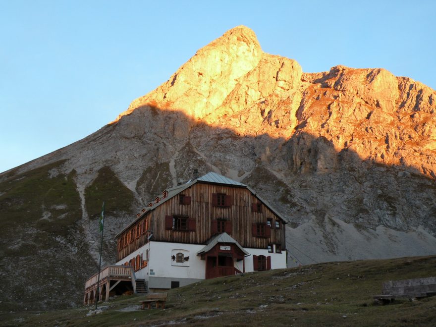Chata Guttenberghaus v Dachsteinském masivu je vhodná i pro malé turisty.