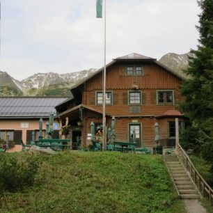 Pro děti je vhodná chata Edelrautehütte položená u malého jezera, která je snadno přístupná ze silničního sedla Hohentauern