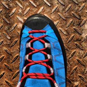 Šněrování je u boty ASOLO Elbrus GV až do špičky