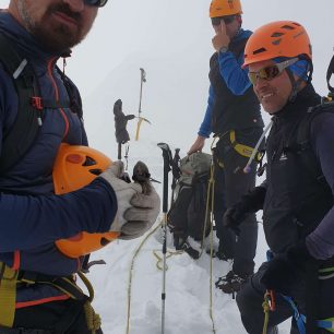 Testování bundy Hannah Maxton na sněhu - Cevedale.
