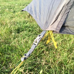 Dopínání tropika přístřešku Gossamer Gear The Two