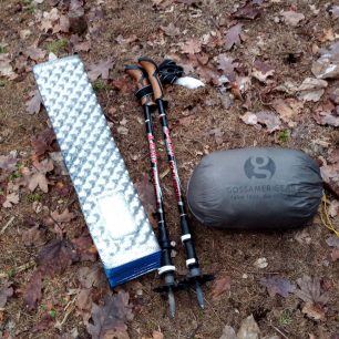 Velikostní porovnání sbaleného stanu Gossamer Gear The Two