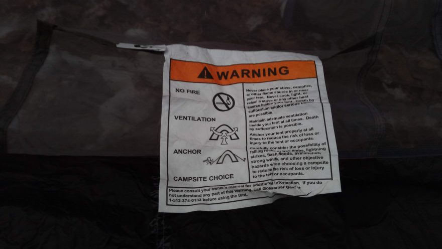 Vnitřní etiketa ve stanu Gossamer Gear The Two