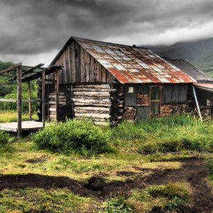 Lovecká chata baza Tolud je jedna z chat, ve které se dá zdarma přespat při treku kolem sopky Ključevskaja (4750 m).