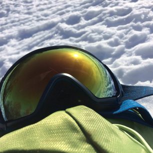 Čelní pohled na lyžařské brýle Julbo Aerospace.