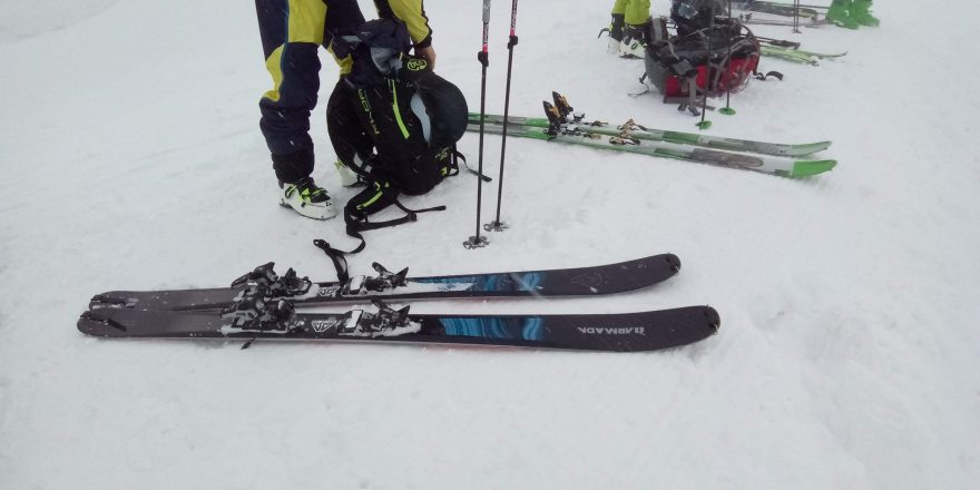 Dostatečná tuhost, dobrá ovladatelnost dělá z lyží Tracer 98 opravdový sjezdový nástroj