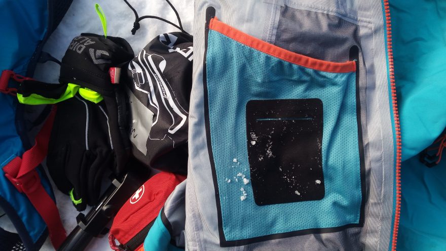 Vnitřní síťovaná kapsa s kapsičkou na skipas - Ternua Alpine Pro Jacket M