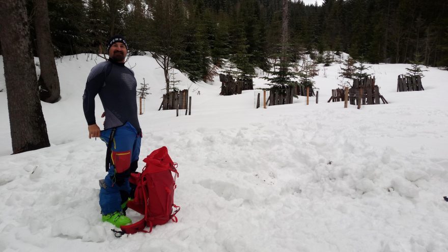 Zastrčit do kalhot a můžeme s UYN Evolutyon vyrazit do hory