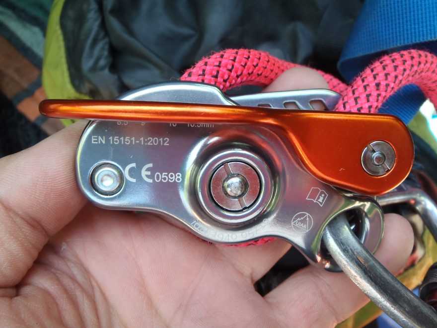 Údaje na pevné bočnici jistítka BEAL Birdie.