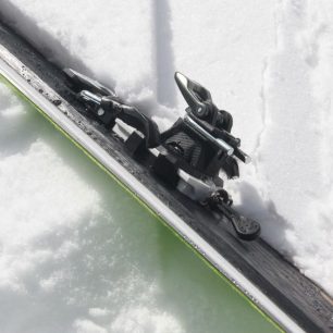 Boční pohled na K2 Wayback 96 s nalepenými K2 tuleními pásy Boční pohled na K2 Wayback 96 s nalepenými K2 tuleními pásy