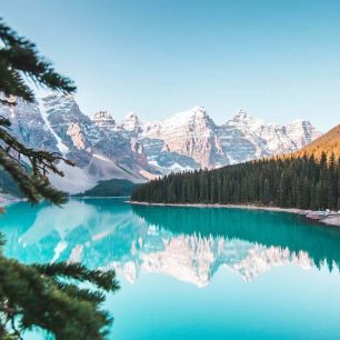Azurová jezera Emerald Lake, Lake Louise a Moraine nesmíte při návštěvě západní Kanady minout.