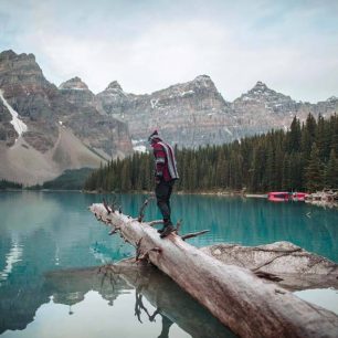 Azurová jezera Emerald Lake, Lake Louise a Moraine nesmíte při návštěvě západní Kanady minout.