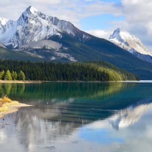 Skalnaté hory neboli Rocky Mountains tvoří páteř severozápadu Severní Ameriky. Pohoří dosahující až čtyřtisícové výšky je typické řadou jezer, vodopádů i hlubokých kaňonů.
