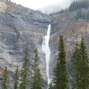 Skalnaté hory neboli Rocky Mountains tvoří páteř severozápadu Severní Ameriky. Pohoří dosahující až čtyřtisícové výšky je typické řadou jezer, vodopádů i hlubokých kaňonů.