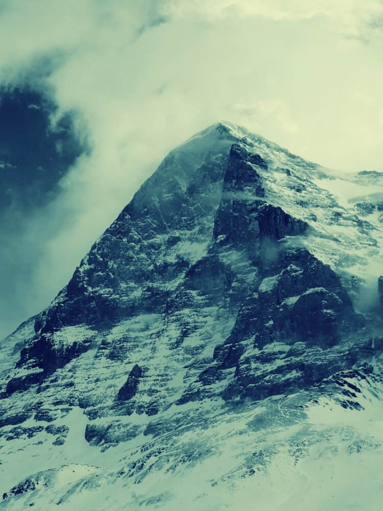 Mrazivá a temná je severní stěna Eigeru. Před zimním výstupem v roce 2017