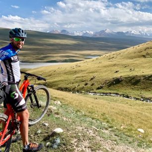 Sedmidenní okruh na samém pomezí kazašsko-kyrgyzsko-čínské hranice k začátku majestátního údolí řeky Sarydžaz.