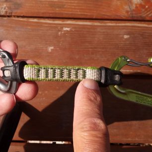 Popruh u expresek včetně šití zkontrolujeme také