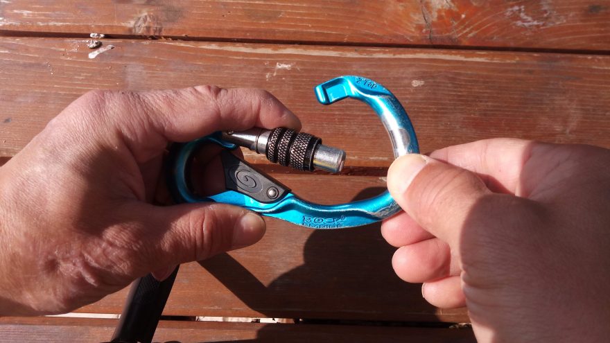 U karabin zkontrolujeme kromě opotřebení i chod západek a pojistek