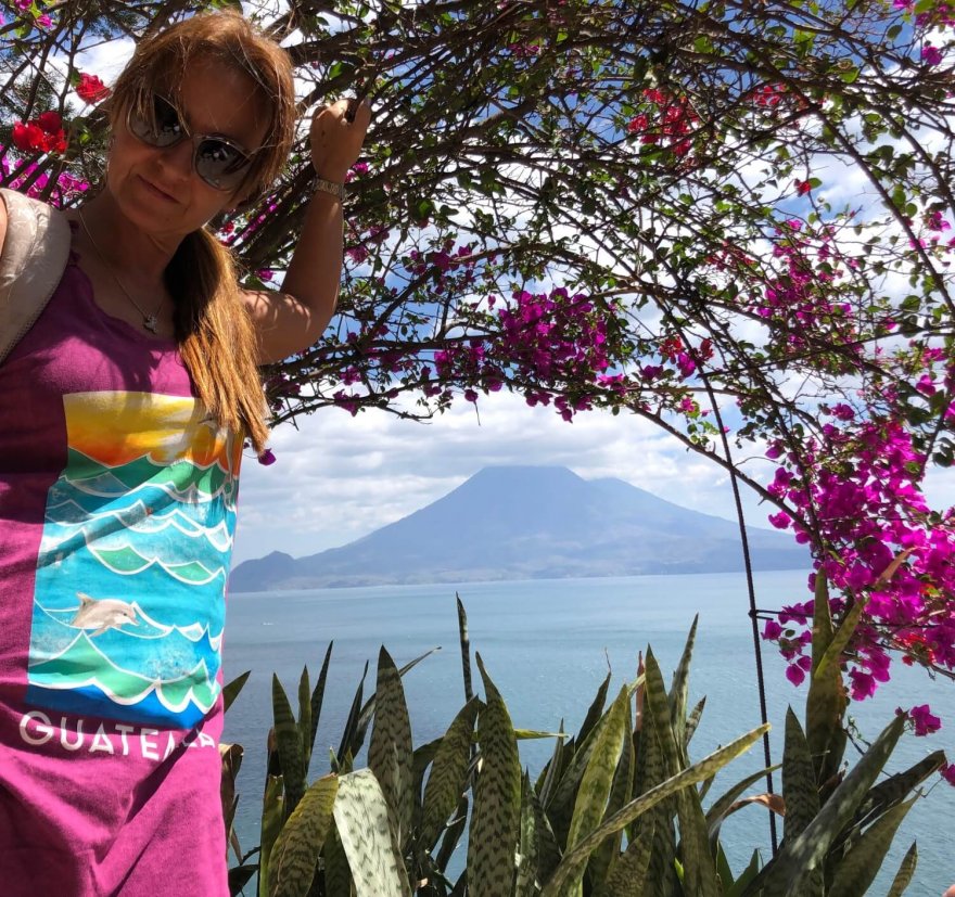 Výhled na sopku v národním parku Los Nevados, kolumbijské Andy, Kolumbie.