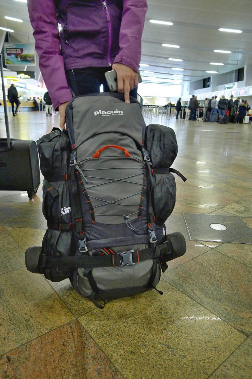 Na letištích jsem zejména ocenila čelní madlo, díky němuž je možné batoh pohodlně přenášet