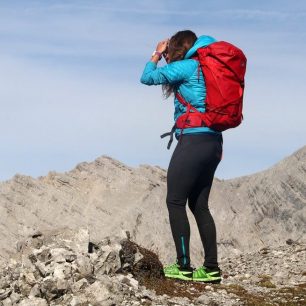 Dobře padnoucí batoh Lowe Alpine Halcyon 35-40