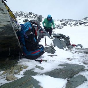 Batoh Boll QUANTUM 35-47 při pobytu na ledovci.