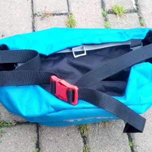 Praktická ledvinka z víka batohu Boll QUANTUM 35-47.