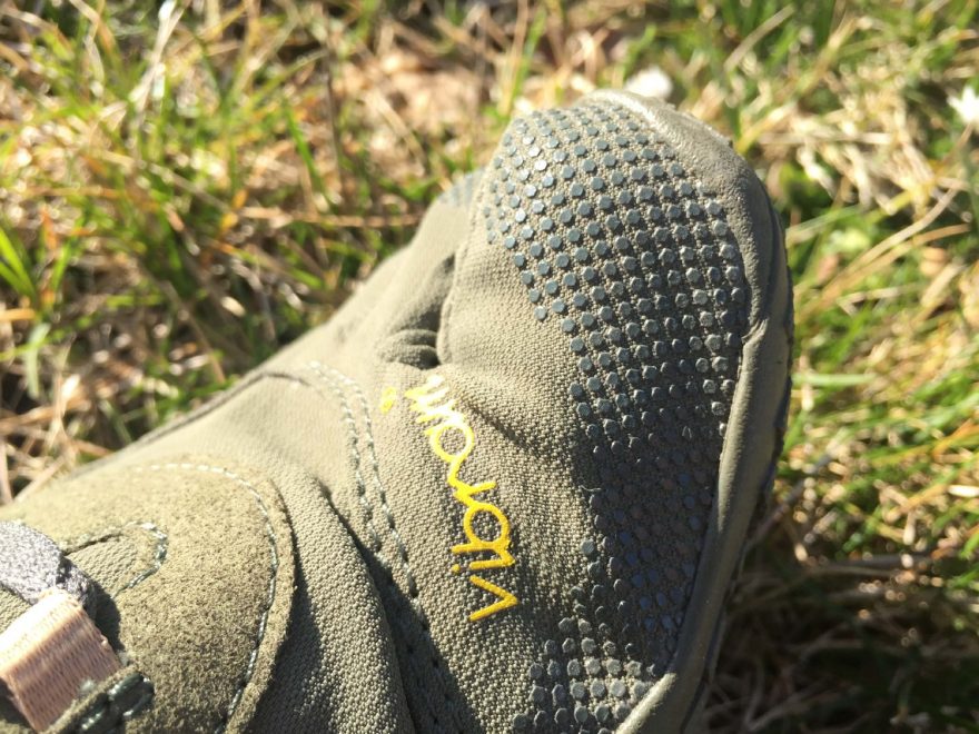 Detail ochrany palce v botách FiveFingers V-Trek