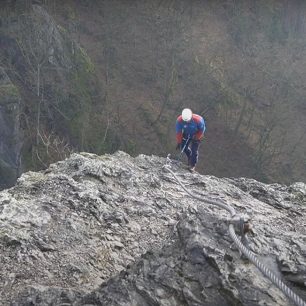 Lezení zajištěné cesty na Vodní bráně v botech Garmont G-Radikal GTX