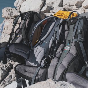 Porovnání zádových systému tří generací batohu Deuter Guide