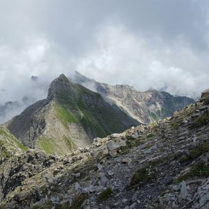 Grauspitz je hora v pohoří Rätikon, na hranicích Lichtenštejnska a Švýcarska.