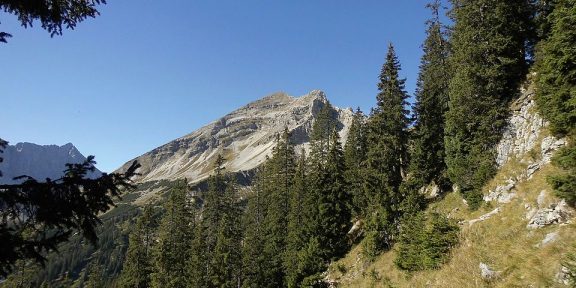 Hřebenem na vrchol Soiernspitze