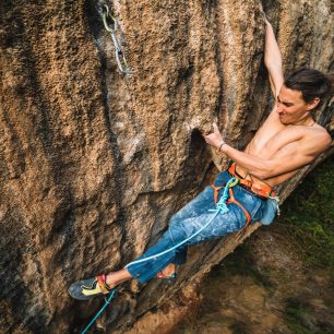 Vojtěch Trojan leze Bumaye 8c+, Margalef Španělsko