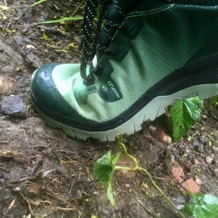 Detail ohybu boty Salomon Vaya Mid GTX.