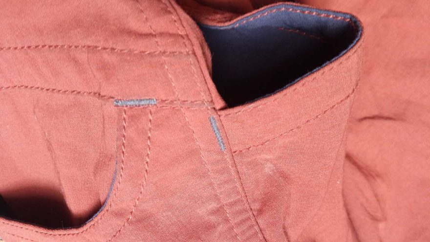 Extra šití na kapsách kalhot Ocún Mánia