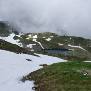 Výstup od jezera směrem na hřeben, Djeravica, Gjeravica, Prokletije, Kosovo, Balkán
