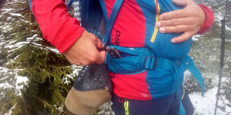 Klíče od auta do kapsy batohu Pinguin Attack 45 dáte v pohodě