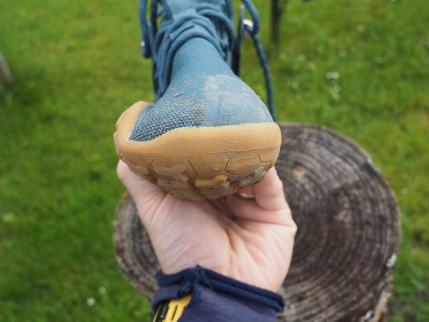 Test příčné pružnosti podrážky.