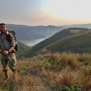 Michal Medek na konci svého putování s výhledem na Dunaj a Železná vrata