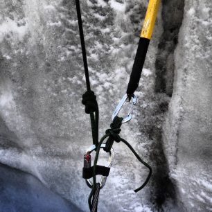 sebezajištění v trhlině