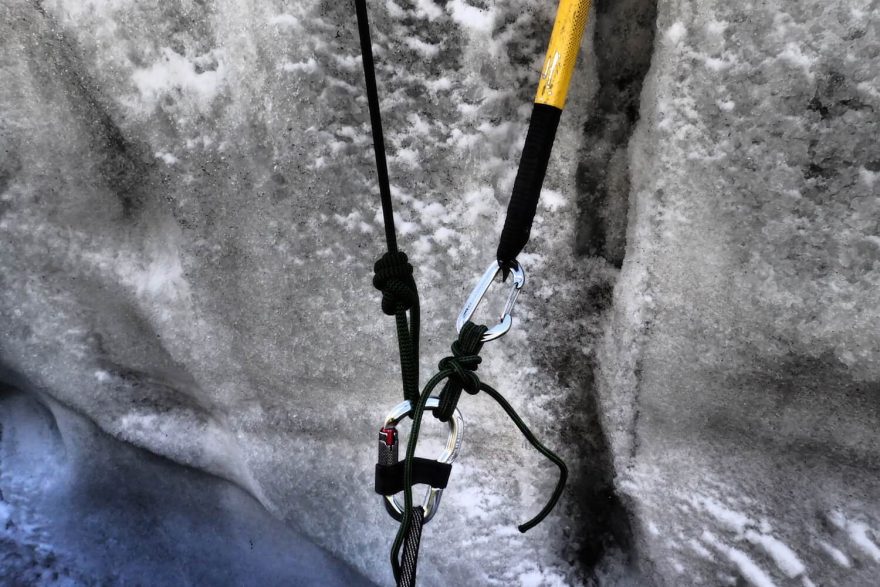 sebezajištění v trhlině