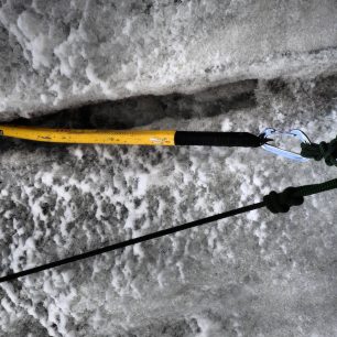 sebezajištění v trhlině