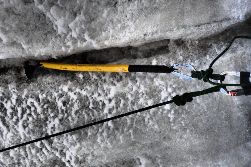 sebezajištění v trhlině