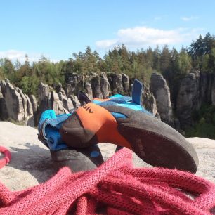 První testování lezeček EVOLV Shaman proběhlo na Prachovských skalách