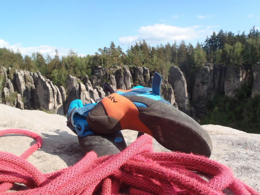 První testování lezeček EVOLV Shaman proběhlo na Prachovských skalách